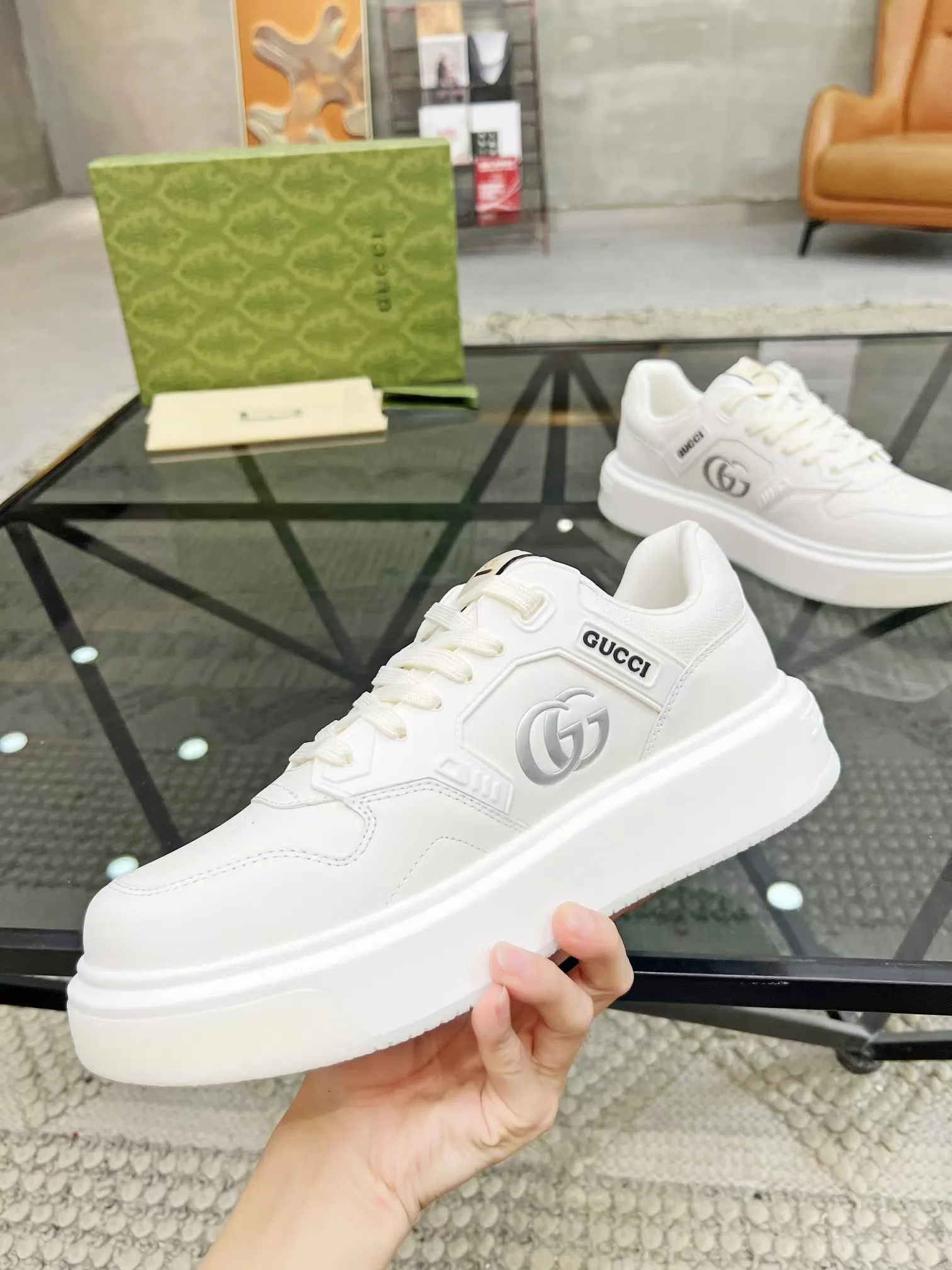 Men's Men's Shoes Men's Men's 💰460 new men's shoes GUCCI [Lightning] latest shoes shipped. Original quality, fashionable, made of special materials, sheepskin lining, brand new packaging. The foot feels super comfortable and the workmanship is impeccable. Size: 38-45